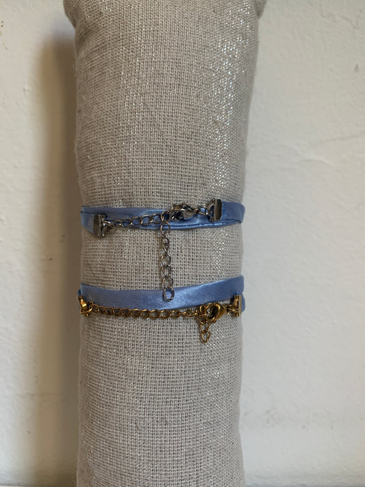 Bracelet en tissu uni avec pampille