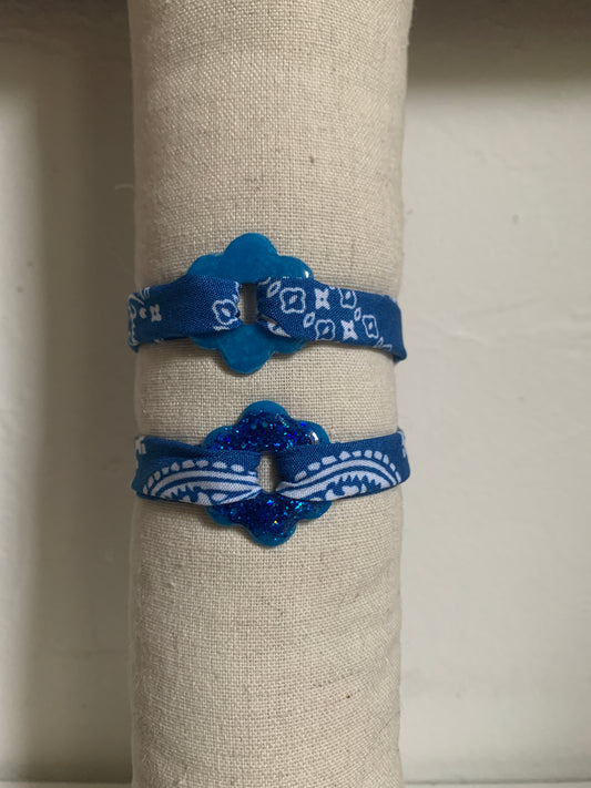 Bracelet en tissu avec pampille
